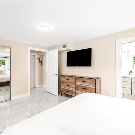 Modern Bungalow Near Wilton Drive I Pool Table 劳德代尔堡 外观 照片