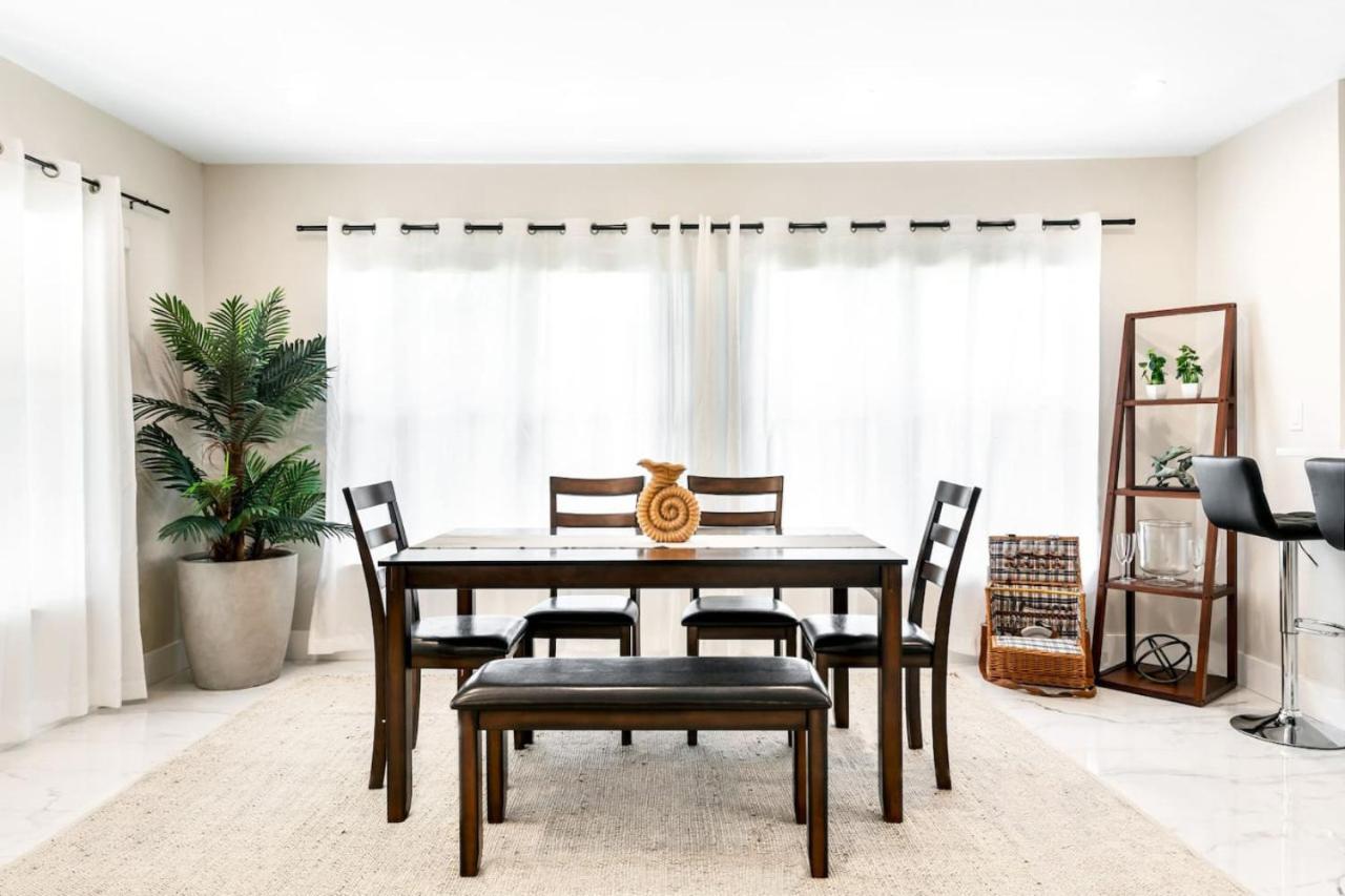 Modern Bungalow Near Wilton Drive I Pool Table 劳德代尔堡 外观 照片